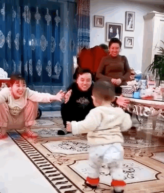 凌晨1点孩子哭醒，老公的话让人气炸：你累到极致，得不到心疼