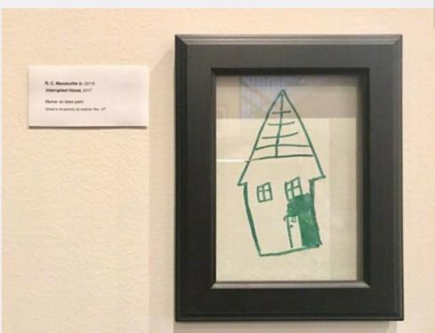 熊孩子在墙上乱画，你会批评制止吗？这对父母的做法让人眼前一亮