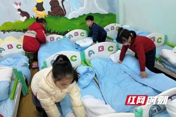 我是小雷锋丨“老师，我也能为幼儿园做事了”