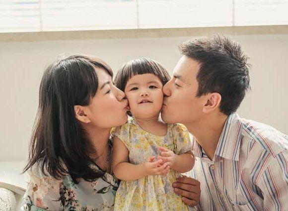 你家孩子爱你吗？宝宝爱妈妈的表现形式并不多，主要看这几处