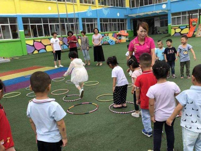 孩子一定要3岁上幼儿园吗？教育专家的答案很一致