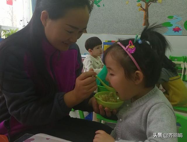牢记病从口入，宝宝吃饭时做好这4件事，有效预防宝宝生病