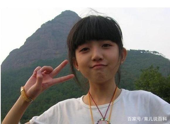 还记得这个小女孩吗？曾经亿万男生的梦中情人，如今长成了这样