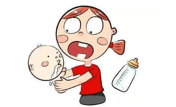 新生儿吐奶很正常？三种吐奶是生病了，尤其是第一种