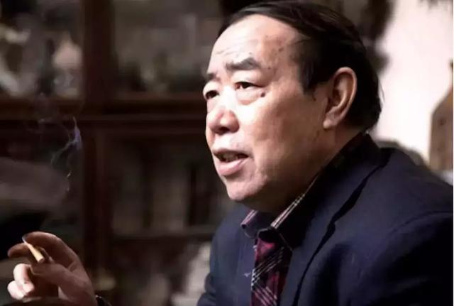 我绝对反对孩子成为什么家，我就希望他做个普通人！