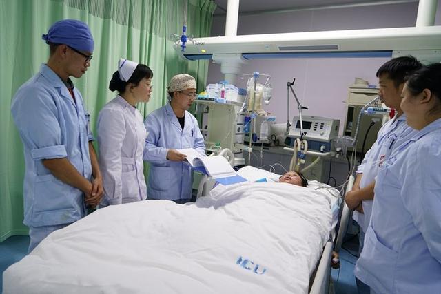 90后产妇刚坐完月子，腹部又微微隆起，医生的检查结果有点尴尬