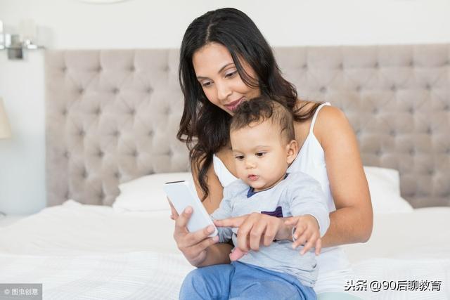 别总在孩子面前玩手机，一个小故事让你明白伤害有多大