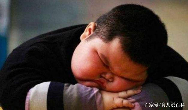 孩子频繁尿血，医院查出病因后，妈妈拒绝再让奶奶接触孙子