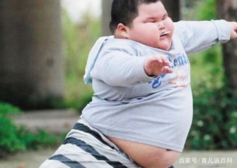 孩子频繁尿血，医院查出病因后，妈妈拒绝再让奶奶接触孙子