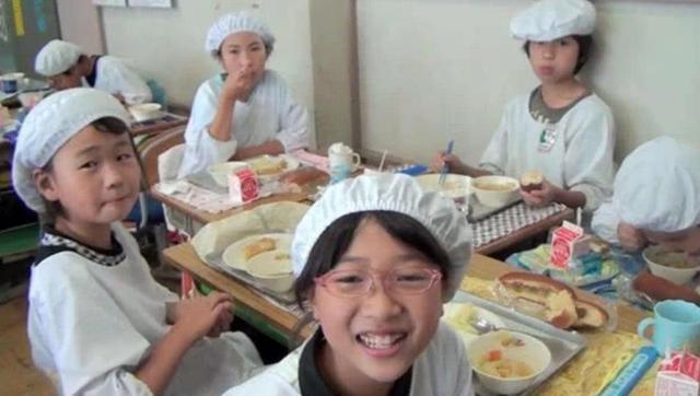 日本孩子的10元午餐,颠覆了我们的育儿观念:这才是赢在了起跑线