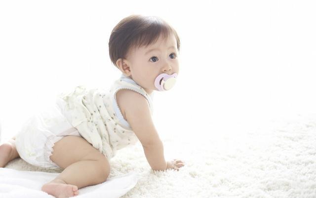 换个尿不湿，宝宝屁股却更发红？宝妈再做错，只会让宝宝更受伤害