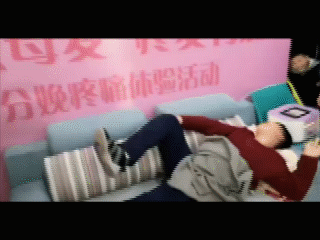 中学生体验分娩之痛 撕心尖叫疼出“表情包”！世上从来没有平凡的母爱
