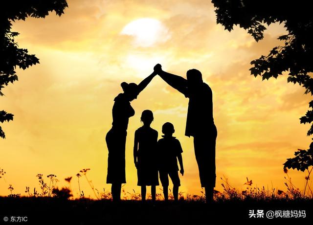 同是“丧偶式”育儿，妈妈的应对方法不同，孩子感受大不一样