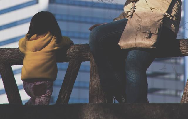 孩子总是胆小怕事？家长要做好这三点，莫让孩子成为“软柿子”