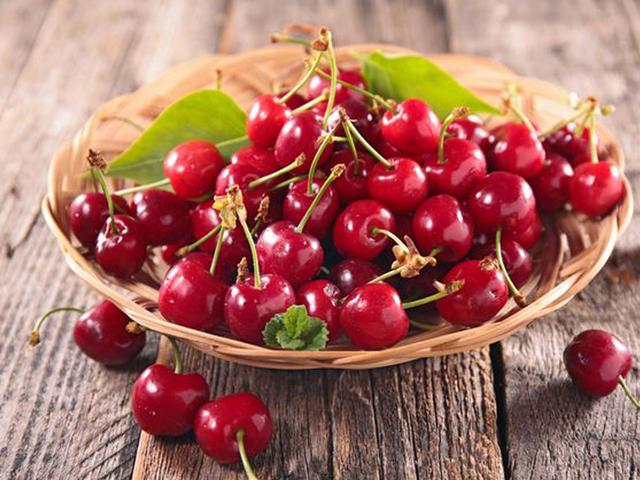 5元一颗的车厘子该不该给孩子买？买不买，家长的表达方式很重要