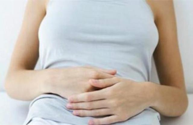 95后妈妈只吃泡面充饥 孩子生下后全家吓懵