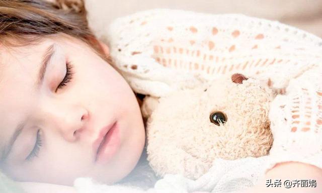 孩子为什么总会腹部胀气？知道这4种缓解方法，让宝宝更舒服