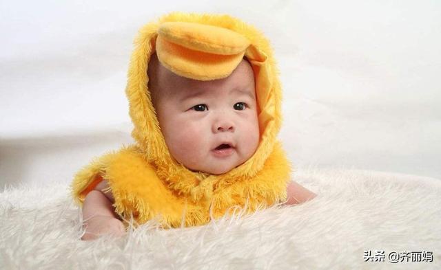 “孩子过一周岁，母乳就没营养了！”，别让错误的哺乳观念误导你