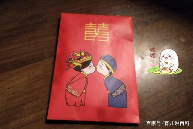 小学生用点钞机数压岁钱，看到数目后，网友：流下了不争气的眼泪