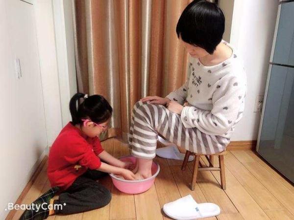 每个妈妈都是“女神”,让娃娃们从小学会孝顺母亲