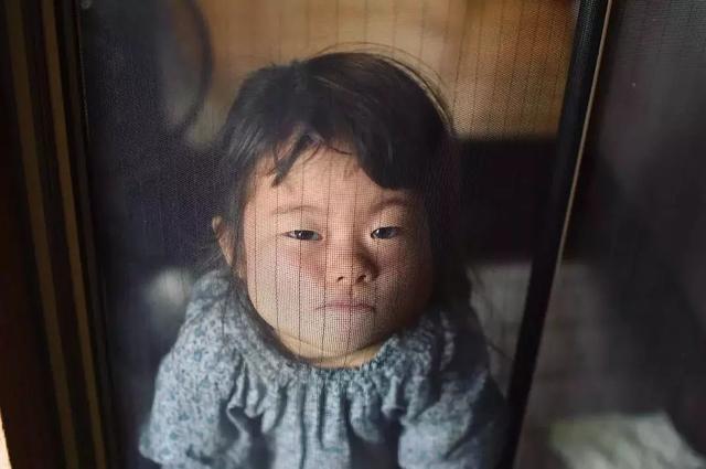 日本一妈妈因狂晒女儿的“丑照”走红网络！网友：是亲妈吗哈哈哈哈哈？！