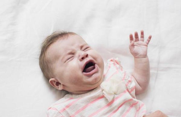 “宝宝一哭就喂？错！”六个月内的婴儿一定要避开的5大误区！