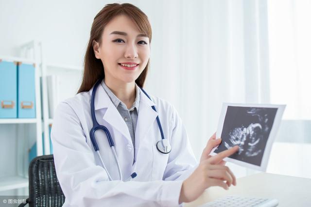 怀孕8个月，医生说孩子腿有点短，孕妈妈担心长不高，婆婆却笑了