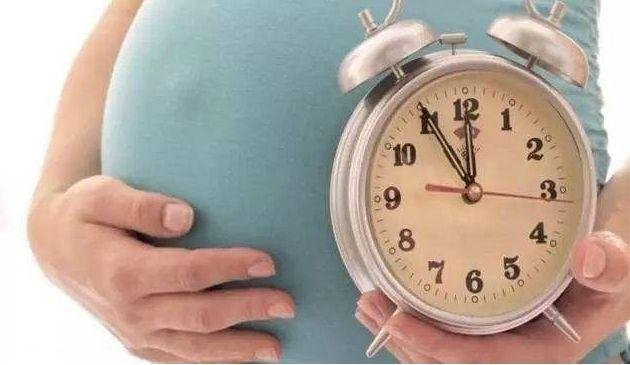 预产期还没到羊水早破怎么办？孕妈不要慌，这样做大人孩子都安全