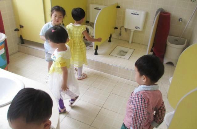 孩子刚上幼儿园，就便秘严重，宝妈质问学校，得知原因后很无奈