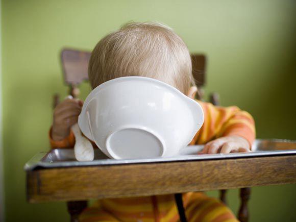 喂养孩子的这4个坏习惯,会让孩子脾胃越来越虚弱,家长别再犯了