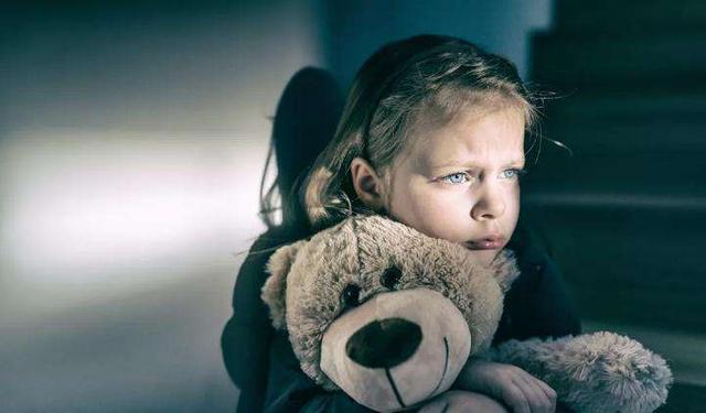 不想孩子长大受欺负，父母别犯这3种错误，孩子心里会很感激你