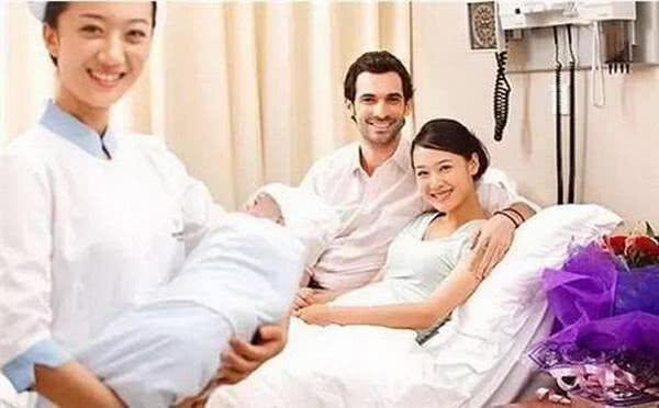 坐月子时，宝爸做过两件事，恭喜你遇到了真爱