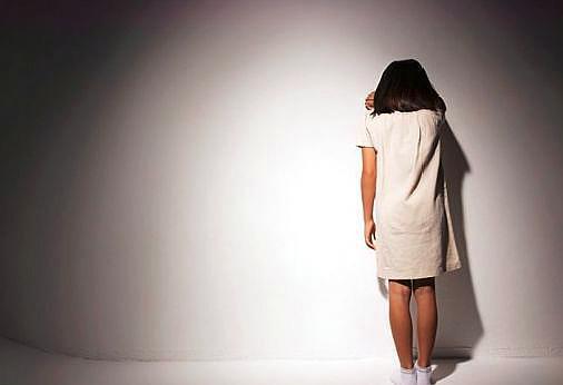 小时候不和妈妈亲的孩子，长大后可能要面临这3种结局，让人感慨