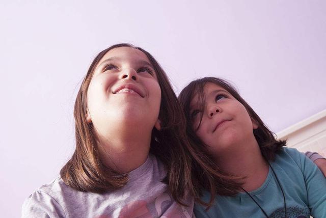 二胎家庭，如何免去大宝的“失宠之痛”？看看宝妈都是怎么做的