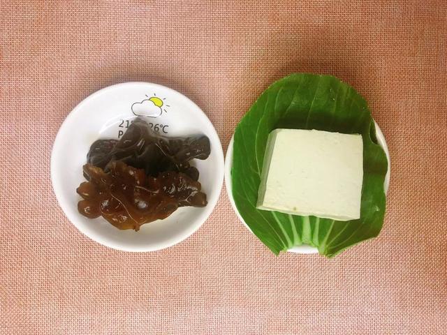 5分钟搞定补铁又补钙的辅食，宝宝10分钟吃光光