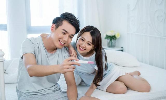 年轻夫妻早早备孕，易孕期“同房”却迟迟不孕？别错过了这个时间