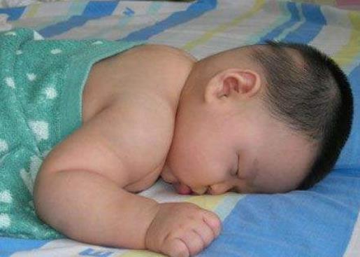 宝宝3种睡姿不提倡，影响身体和心理发育，最好及时改