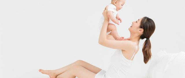 宝宝总是吐奶怎么办？宝宝日常喂奶8个小技巧，赶快学习一下吧