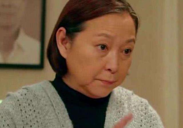 为何姥姥带大的娃，长大后却和奶奶更亲？或许最后一个姥姥要反思