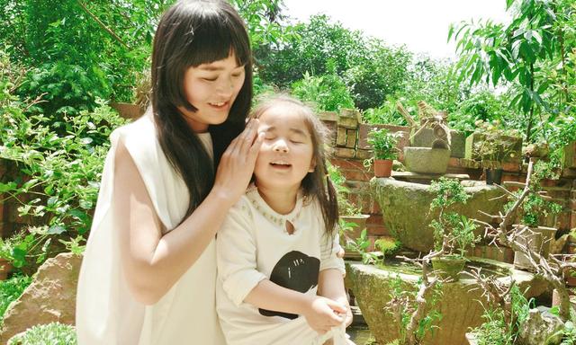 会打扮的妈妈，带出来的孩子就是不一样，这差别也太明显了吧