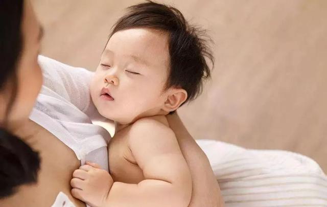 宝宝睡着后一放下就醒？这 4 个办法可以帮到你哦！