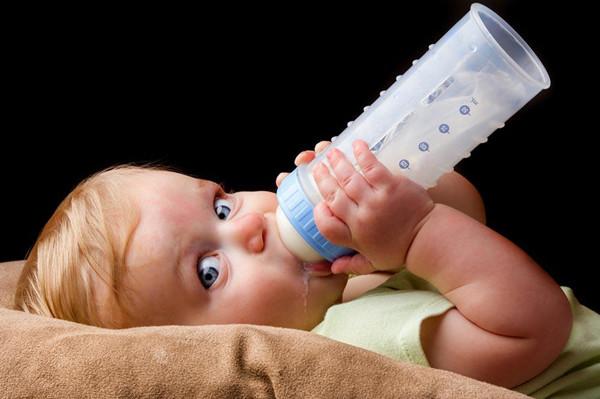 乳头有白点经常堵奶怎么疏通 通乳三法了解一下