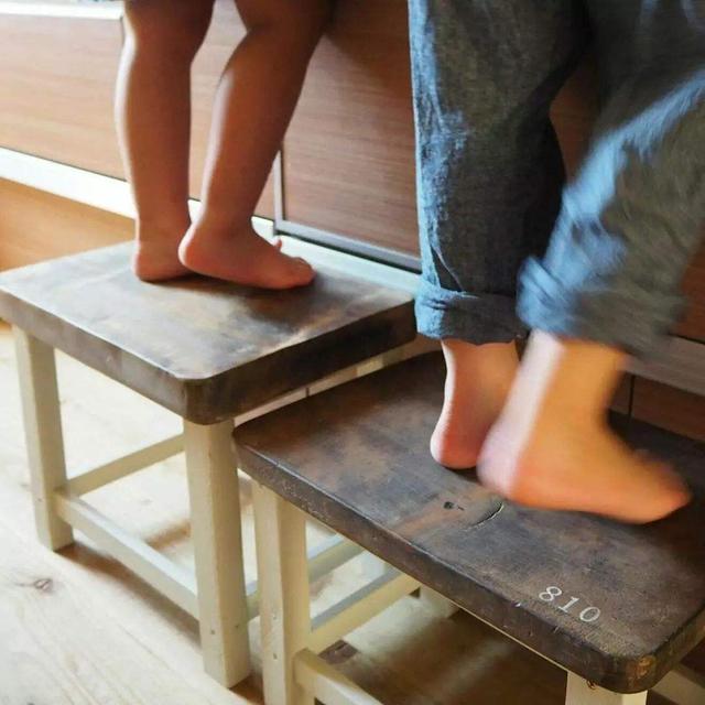 明明是妈妈带大的，孩子却和老人更亲近？这并不是件坏事