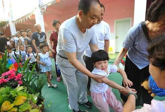 ?孩子几岁上幼儿园最好，是3岁，还是2岁半？看完你就知道了！