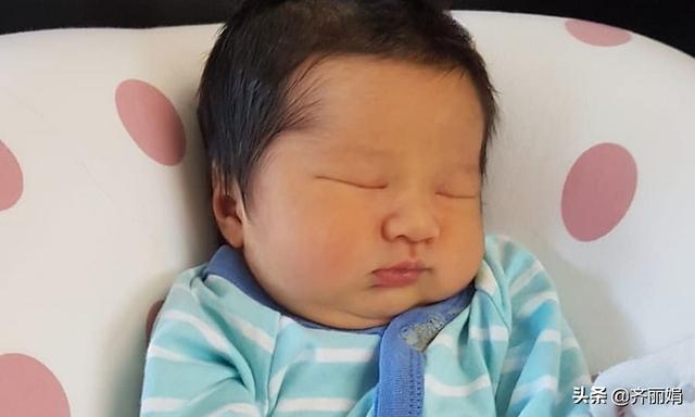 家有二胎，聪明的父母选择这样做，俩娃相处完全可以超融洽