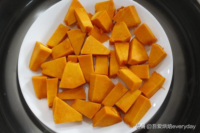 1岁以上宝宝必备辅食，可以锻炼咀嚼能力的奶香南瓜条