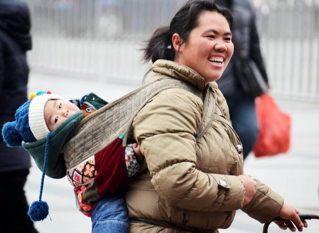 带孩子出门前，宝妈要做好这些功课，有利于保护孩子安全