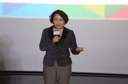 别做这三种“失陪”的家长，父母需时刻谨记这“三心”