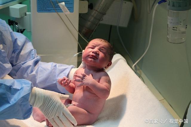 生孩子时，白天和晚上，哪一个时间分娩，对宝宝和产妇更好？