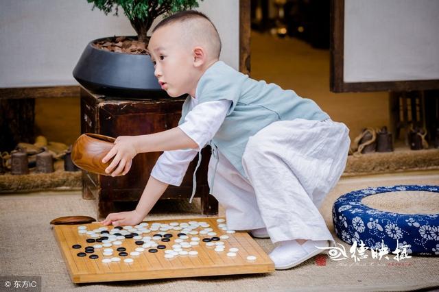 孩子表现比别人家的孩子差？先别发飙，你该再“宠溺”他一点